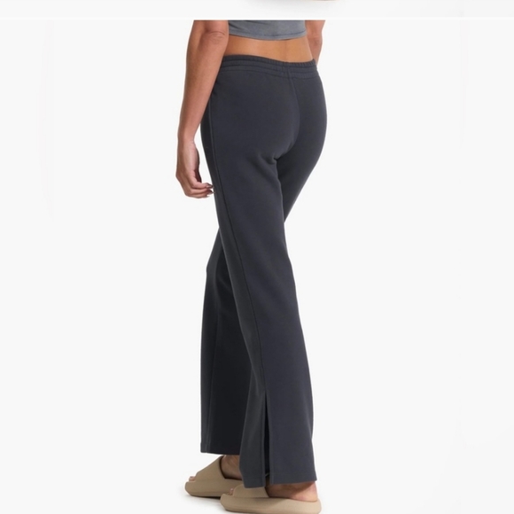 Vuori Sedona wide leg sweats - Picture 2 of 3